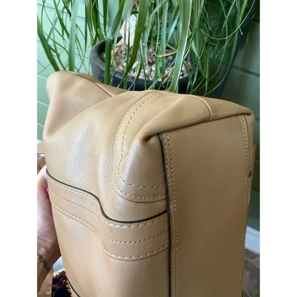 Vintage Coach Hampton Tan Leather tote GUC - Picture 9 of 13